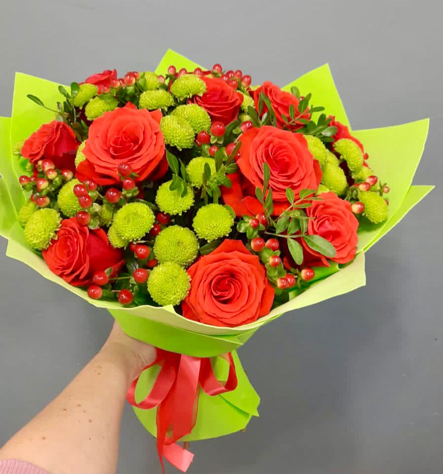 Букет цветов из: Хризантемы и Розы в Шугарово