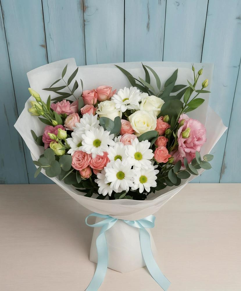Букет цветов из: Розы, Лизиантусы и Хризантемы в Шугарово