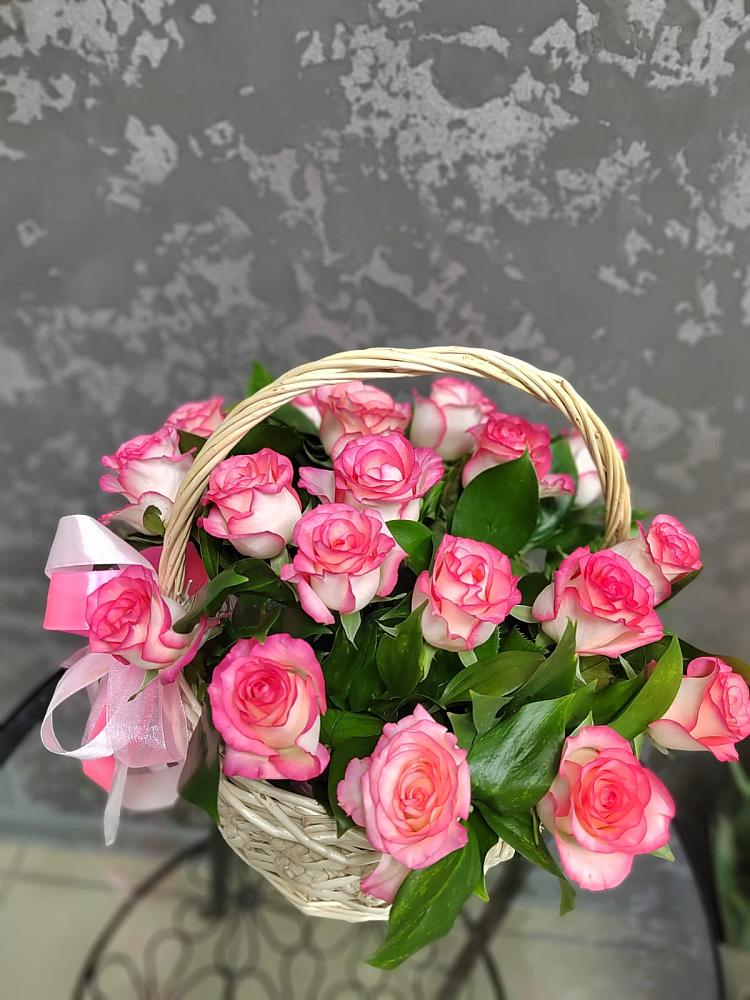 Цветочная композиция из Розы в корзине в Шугарово