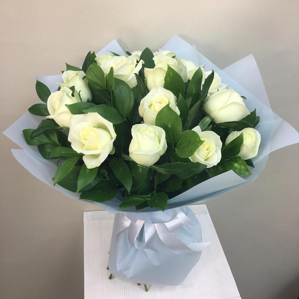 Букет 15 Белых роз Проуд в Шугарово