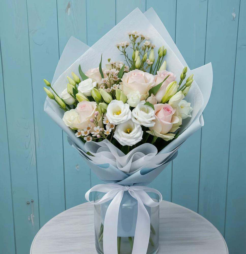 Букет цветов из: Розы и Лизиантусы в Шугарово