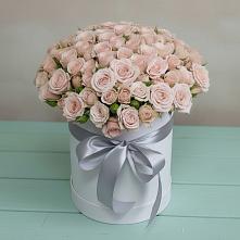 Цветочная композиция из Розы в шляпной коробке в Шугарово