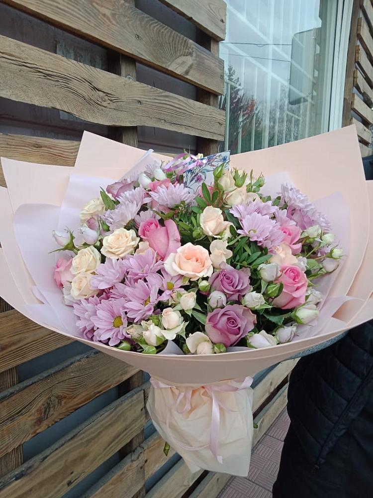 Букет цветов из: Розы и Хризантемы в Шугарово