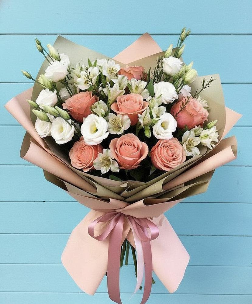 Букет цветов из: Розы, Альстромерии и Лизиантусы в Шугарово