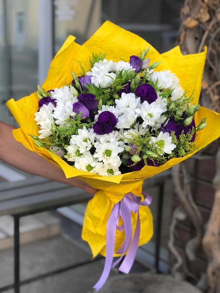 Букет цветов из: Ирисы, Хризантемы и Ромашки в Шугарово