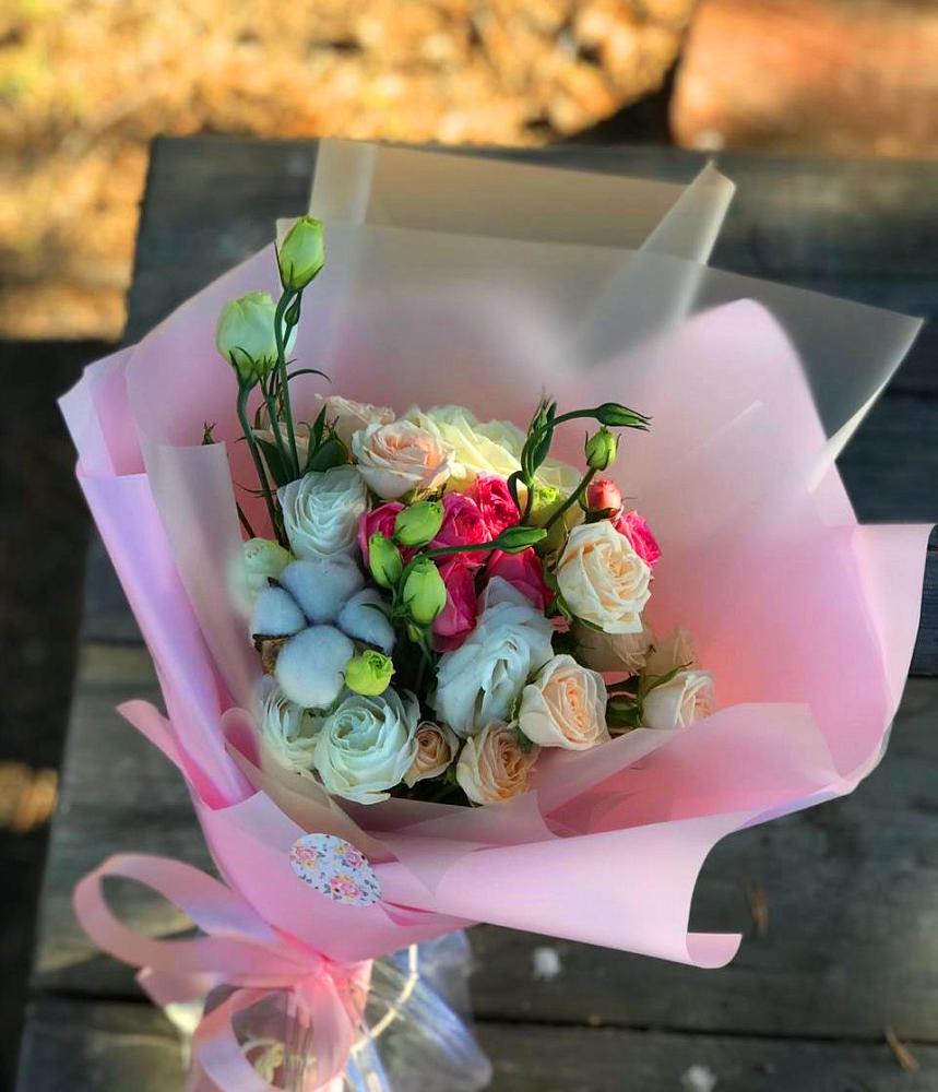 Букет цветов из: Розы и Лизиантусы в Шугарово