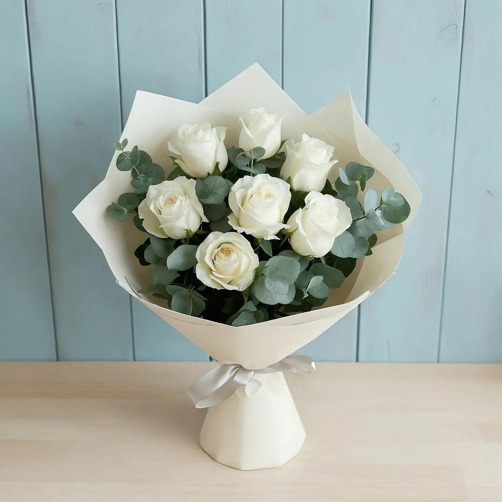 Букет Белые розы в Эвкалипте в Шугарово