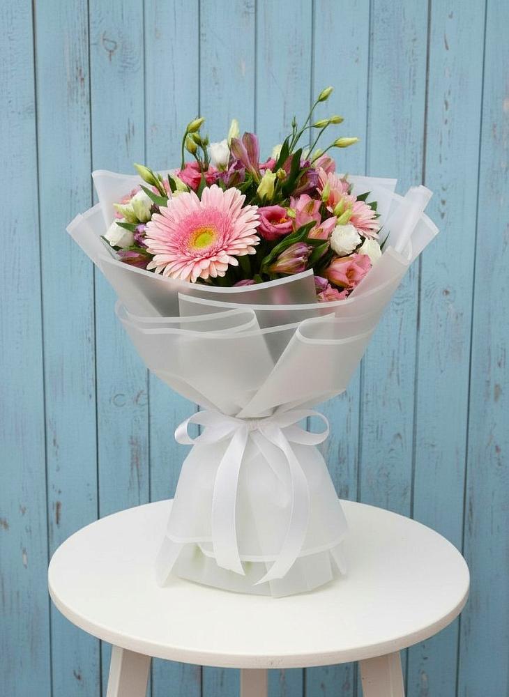 Букет цветов из: Герберы, Альстромерии и Лизиантусы в Шугарово