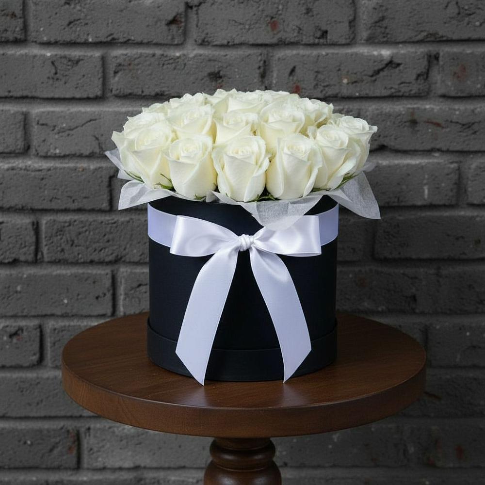 Цветочная композиция из Розы в шляпной коробке в Шугарово