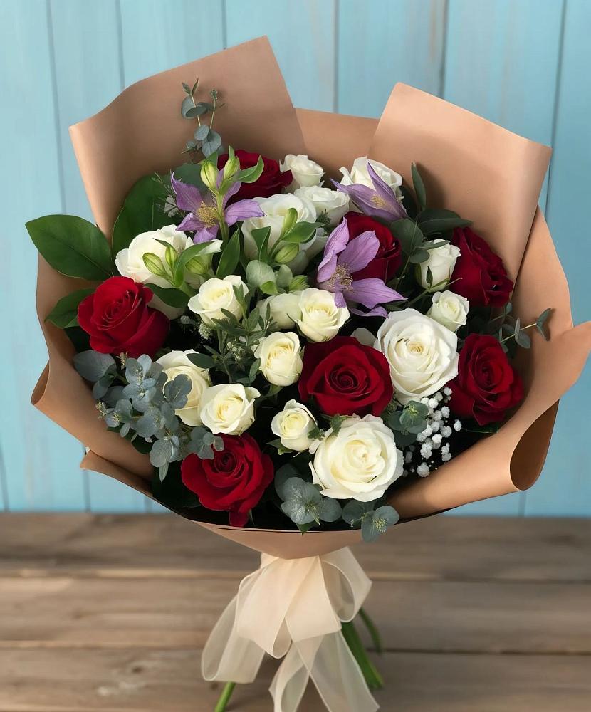 Букет цветов из: Розы и Альстромерии в Шугарово