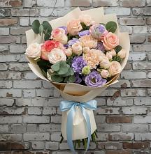 Букет цветов из:  Розы, Лизиантусы и Гвоздики в Шугарово