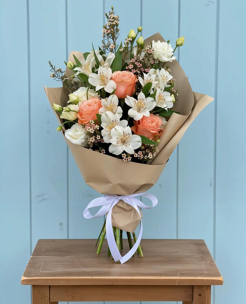 Букет цветов из: Альстромерии, Лизиантусы, Розы и Хризантемы в Шугарово