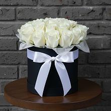 Цветочная композиция из Розы в шляпной коробке в Шугарово